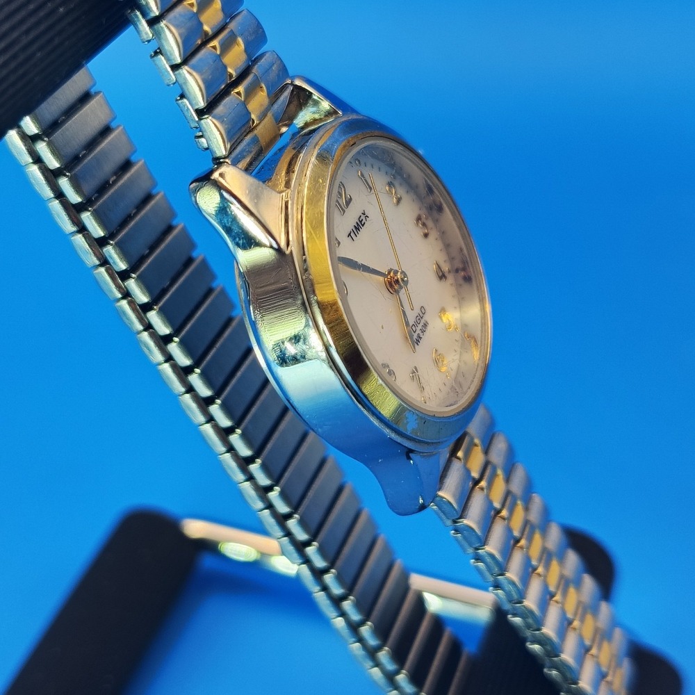 Vintage 2006 Timex‎ Indiglo 25mm Women's Two Tone Quartz Watch Stretch Bracelet - Picture 3 of 9